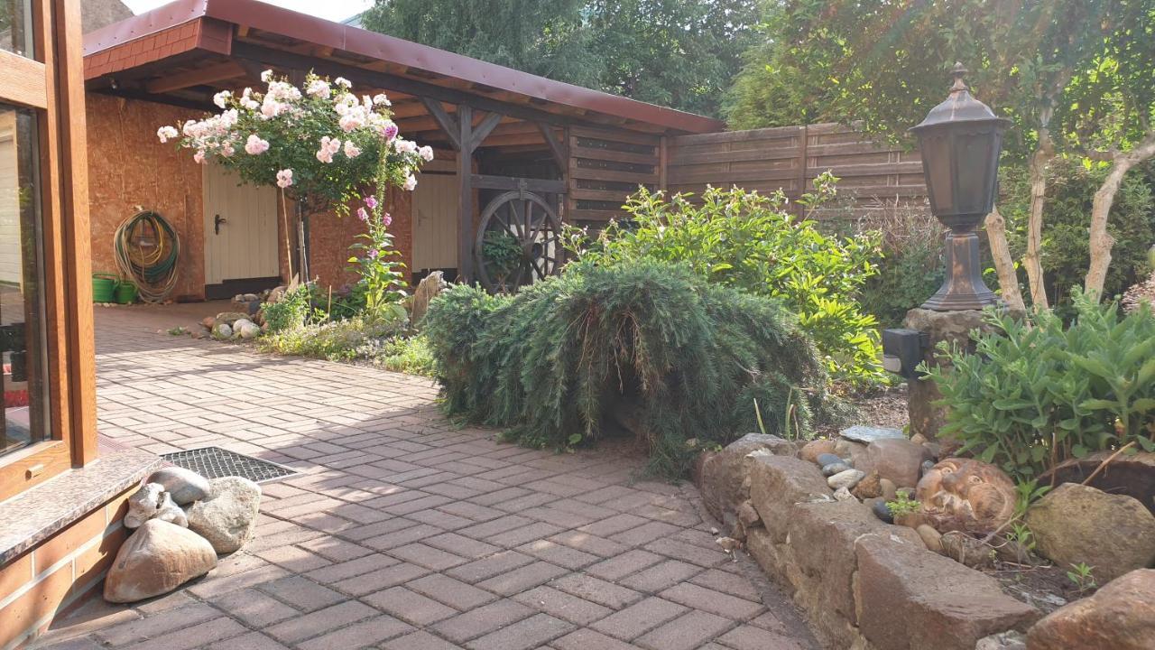 Haesselhof - 80Qm Ferienwohnung Im Zentrum Von Bad Liebenwerda Esterno foto
